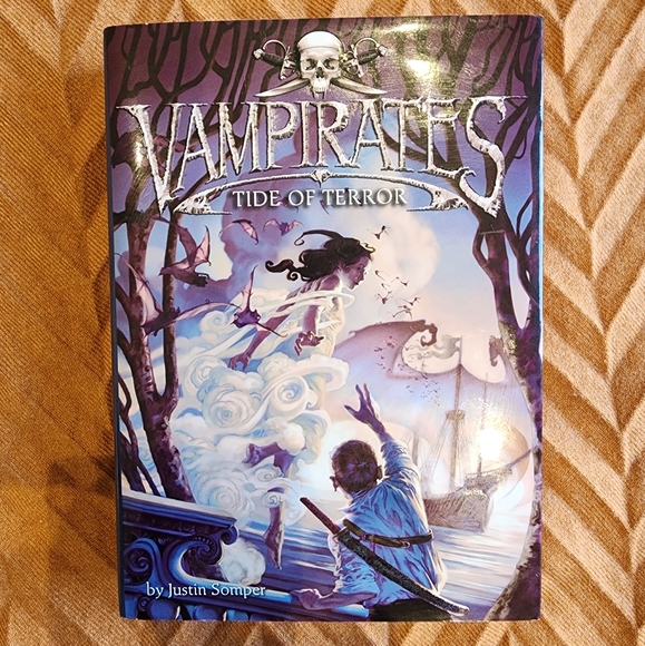 Vampirates Tide of Terror Hardcover Novel BOOK 2 - Picture 1 of 9